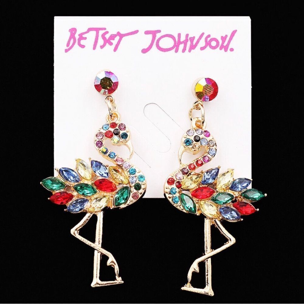 🦩 Betsey Johnson 🎉🎉Host Pick🎉🎉stunning dangle crystal flamingo earrings 🦩